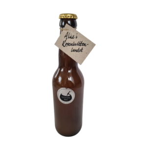 Flaska med äpplemust och rosenkvittenjuice från Fristorps gård.