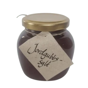Burk med jordgubbssylt från Fristorps gård gjord på lokala jordgubbar.