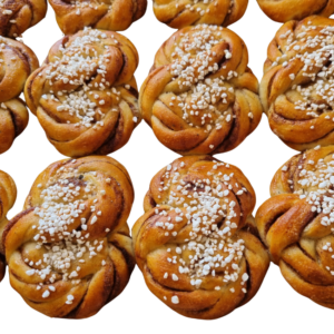 Kanelknutar från Fristorps gård, gyllene och nybakade.