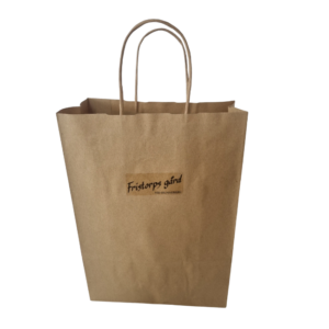 Papperspåse med Fristorps gårds logga och handtag.